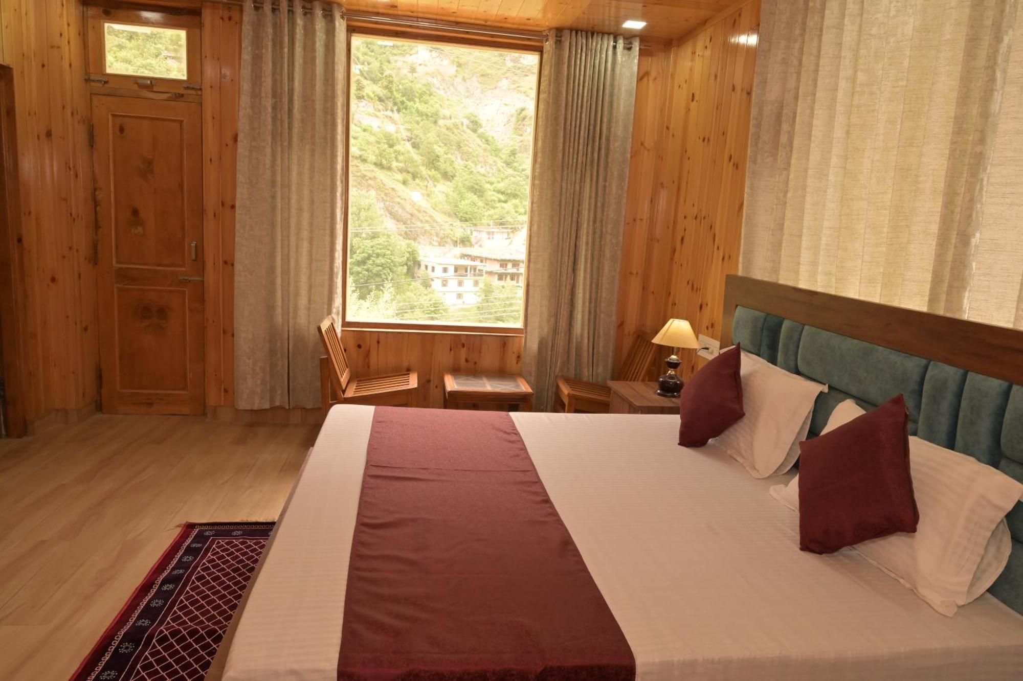 Hotel Royal Galaxy Tirthan Banjār Exterior foto