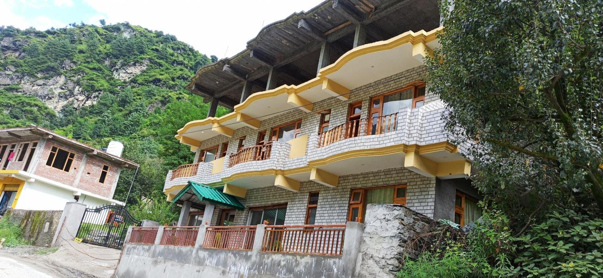 Hotel Royal Galaxy Tirthan Banjār Exterior foto