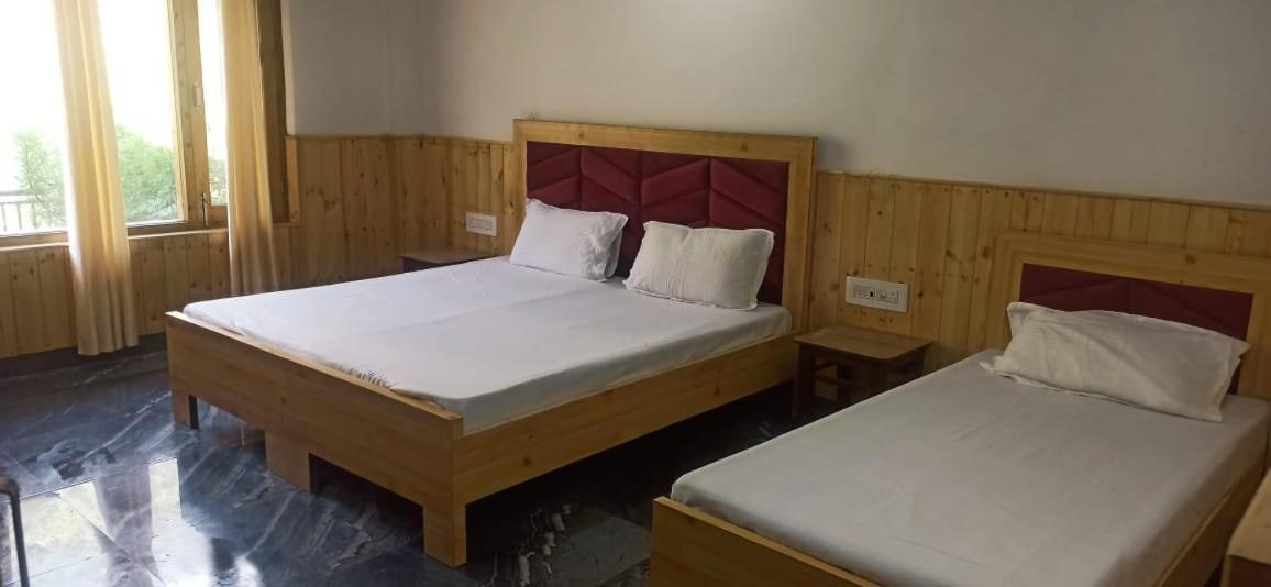 Hotel Royal Galaxy Tirthan Banjār Exterior foto